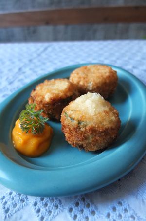 Fried zucchini farci with carrot cream it includes vegan mozzarella cheese .  
 at Le Coccole in Osaka