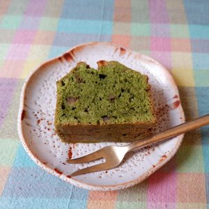 Maccha & Komatsuna cake
it contains Green tea, actually Maccha, and green leaf vegetable "Komatsuna", and walut.
 at Le Coccole in Osaka