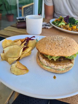 Tempeh burger at Bancha in Portimao