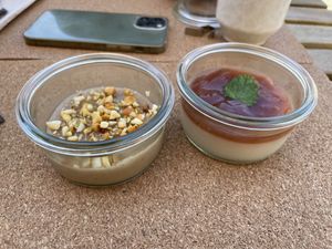 Doce de amendoim e doce de morango  at Bancha in Portimao