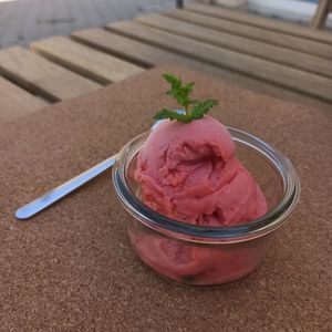 Strawberry ice cream at Bancha in Portimao