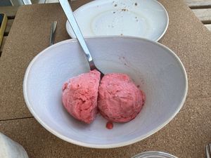 Amazing ice cream made by Tanya’s 🌱Italian buddy who lives by the beach   at Bancha in Portimao