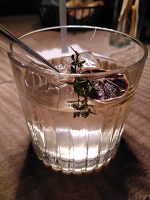 Apfel-Salbei-Shrub at Riders Restaurant  in Laax