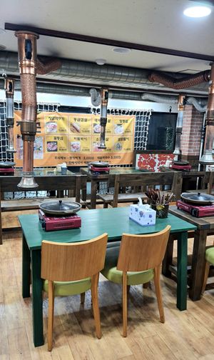 interior of location - 2nd floor at Memil Eondeok - 메밀언덕 in Seoul