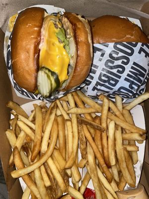 (Vegetarian) bun has egg , can sub for lettuce wrap Ask for no cheese .   at Gott's Roadside - 1 Ferry Building in San Francisco