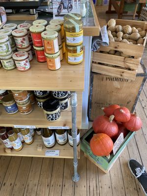 Veggies & spreads at Randvoll Cafe & Unverpacktes in Kaarst