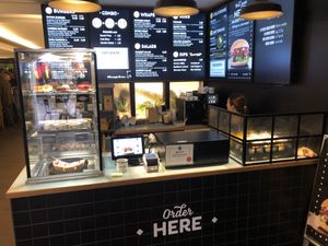 Clever counter & branding   at Swing Kitchen in Innsbruck