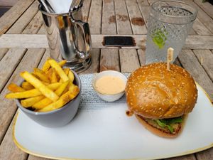From the Menu: Beyond Meat® Burger
Glazed linseed bun, Beyond Meat® burger, melting vegan slice and BBQ roasted red onions. Served with house seasoned fries and a peri-peri mayo  at Dirty Duck in Stratford-upon-avon