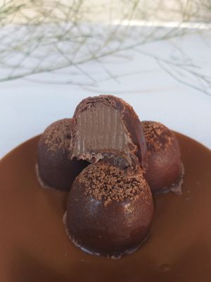 Vegan chocolate truffle/bonbon - Hazelnut cream  at MICA Doces Veganos in Porto Alegre