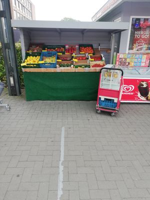 Obst und Gemüse at Fruit Wave in Hamburg