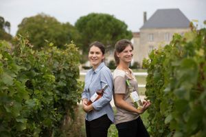 The sisters - winemakers  at Château des Arras in Saint Gervais