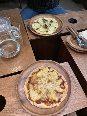 Margeritha with vegan cheese and potato with vegan cheese at Vezza in Seoul