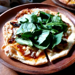 sweet fig pizza at Vezza in Seoul