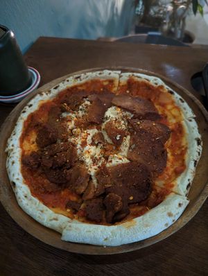 Pepperoni pizza at Vezza in Seoul