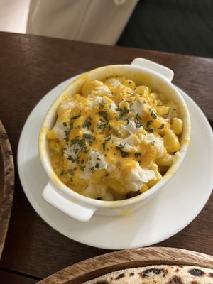Mac and cheese  at Vezza in Seoul