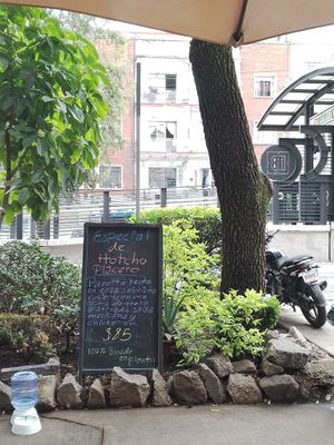 Estación Luz Saviñón del MB línea 3🟩 at Mictlan Antojitos Veganos in Mexico City