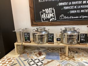 Tahini, sirope de agave, etc at Bon Granel in Barcelona