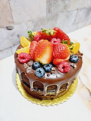 Chocoberry ( libre de gluten ) at EkoSana - Postres Veganos in Lima