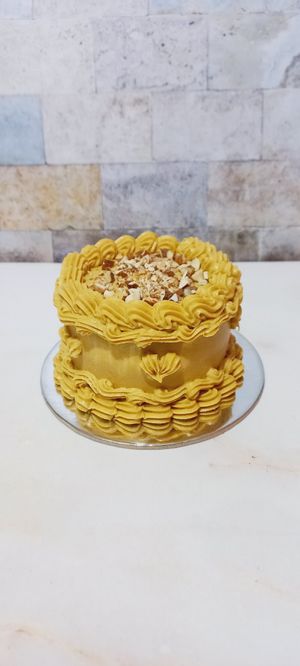 Vintage cake Saludable (lúcuma) at EkoSana - Postres Veganos in Lima