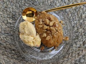 Melomakarona Christmas cookies with vegan ice cream at Mod Santorini in Santorini