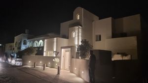 Mod at night at Mod Santorini in Santorini