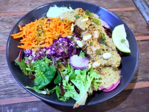 Bali's memory bowl with vegan tenders at Mamaona in Montpellier