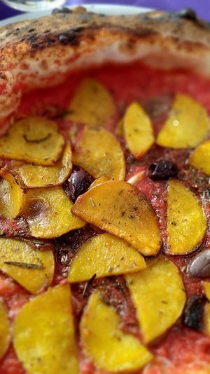 Pizza marinara con patate   at Ristorante Pizzeria Bellavie in Pompei