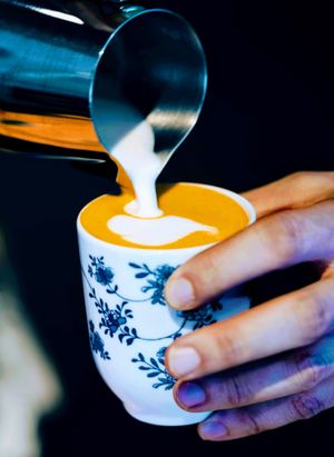 Colorful and delicious: Hot Golden Latte - vegan option available at Coffee Coaching Club in Bern