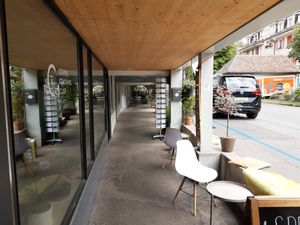 Outdoor seating at Coffee Coaching Club in Bern