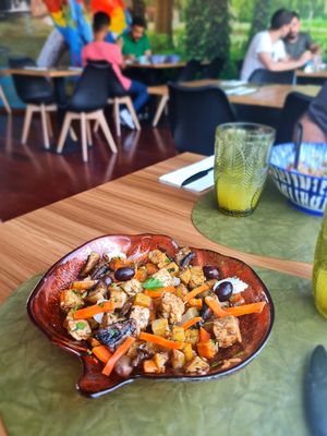 Tempeh Alentejana at Green Point in Aveiro
