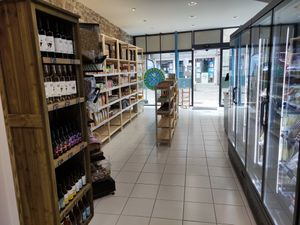 Interior (global view / Wine & Beer) at Kultur Végane in Saint-brieuc