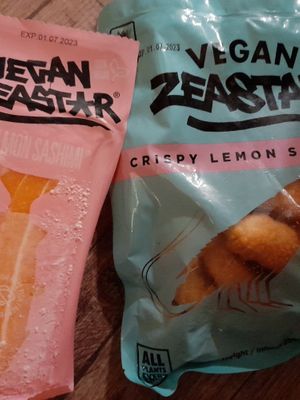 Lax (you've got to marinate it before eating)&shrimps at Kultur Végane in Saint-brieuc