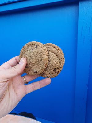 Vegan and gluten-free chocolate chip cookies at The Baked Bear in San Francisco