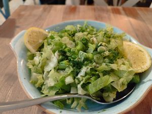 Marouli - Lettuce salad with dill & lemon at Oh my Greek! in Zurich