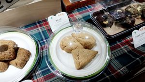 Whole grain scone at Jigushop - Yeonnam District 지구샵 홈&베이커리 연남점 in Seoul