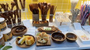 Tableware, reusable straws etc. at Jigushop - Yeonnam District 지구샵 홈&베이커리 연남점 in Seoul