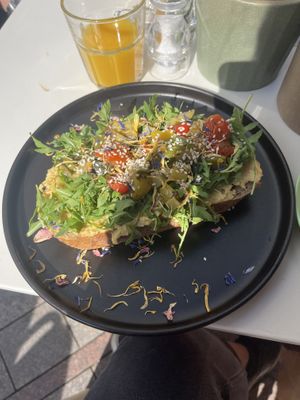 Vegan hummus bread  at Lykke Cafe und Bar in Flensburg