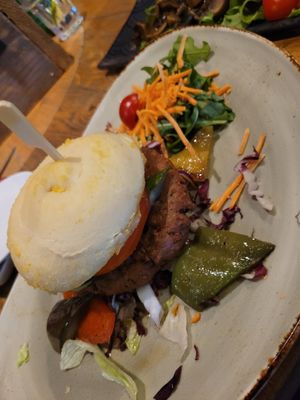 Burger mit Weizenproteinpatty, einzeln at Bratar in Karlsruhe