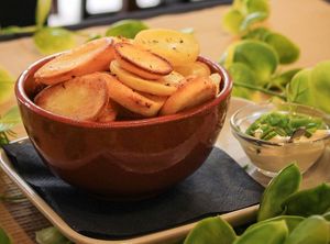 Batatinhas no forno at Fangas Veg in Coimbra