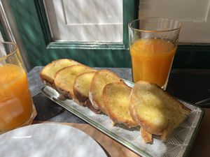 Garlic bread  at Fangas Veg in Coimbra