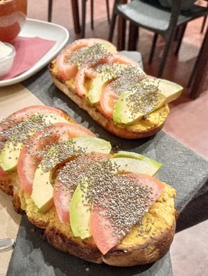 Bruschetta at Fangas Veg in Coimbra