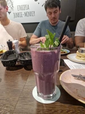 Red Smoothie with protein shot 10/10 at Base Coffee in Bamberg