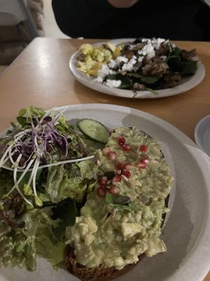 Smashed Avocado  at Kaffeesaurus in Cologne