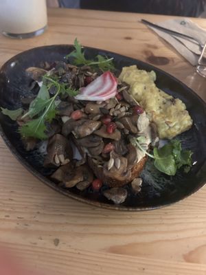 Hummus Bread with extra „no Egg"  at Kaffeesaurus in Cologne