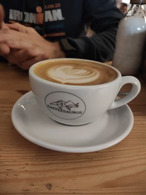 Cappuccino mit Hafer  at Kaffeesaurus in Cologne