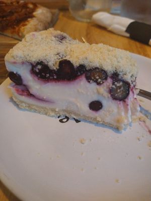 vegan blueberry cheesecake at Eat at Jumbos in Somerville