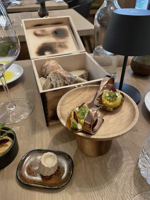 Mango-Tartar auf dem Löffel zwischen den Gängen  at Beetle in Munich