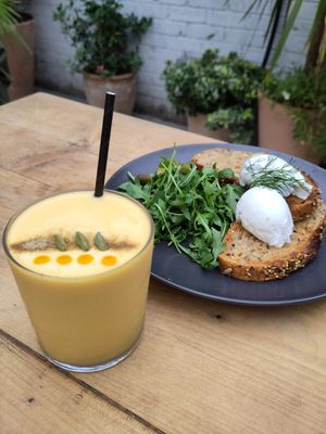 My friend had this beautiful mango lassi (vegan) and poached eggs on toast (veggie not vegan) at Common Ground in North London
