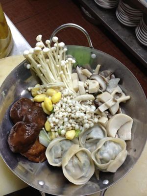 樂農豆漿鍋 at Happy Veggies - Wanchai in Hong Kong Island