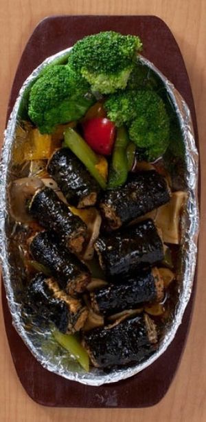 鐵板黑椒紫菜卷 at Happy Veggies - Wanchai in Hong Kong Island